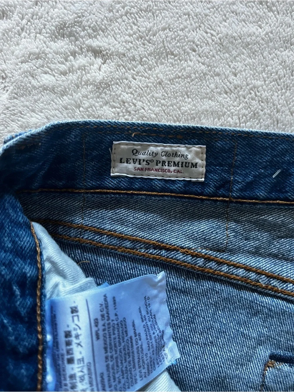 Levi’s Premium 501 ’93 Straight Men’s Denim Cutoff Shorts – W32 – Medium Wash